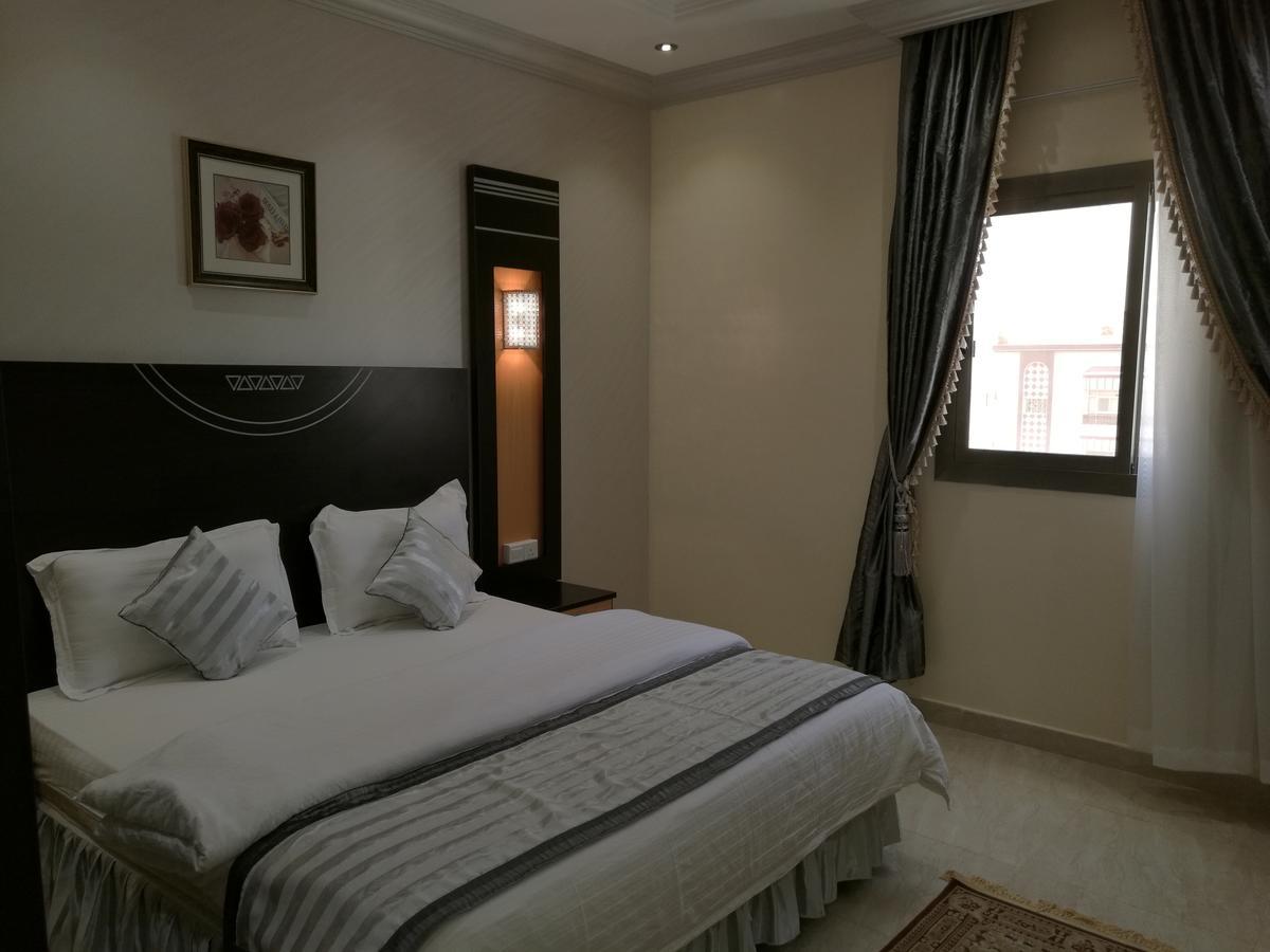 Al Ezzah Palace Hotel Suites DDjeddah Extérieur photo
